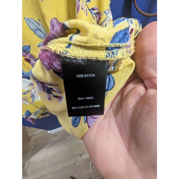 Sz 1 Torrid Button Up Blouse! - Picture 6 of 6